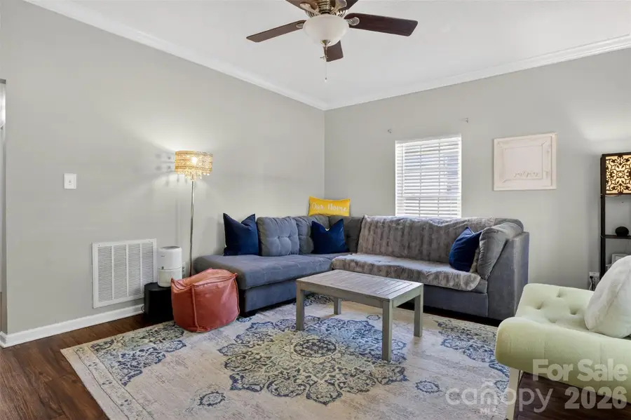 225 E End Avenue, Statesville, NC 28677 - #2