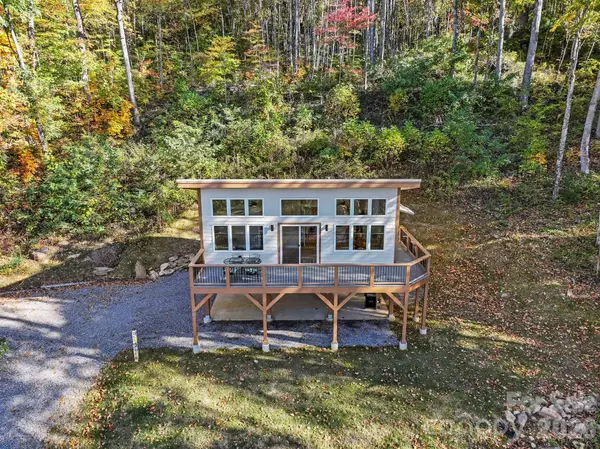 96 Old Cove Road, Black Mountain, NC 28711