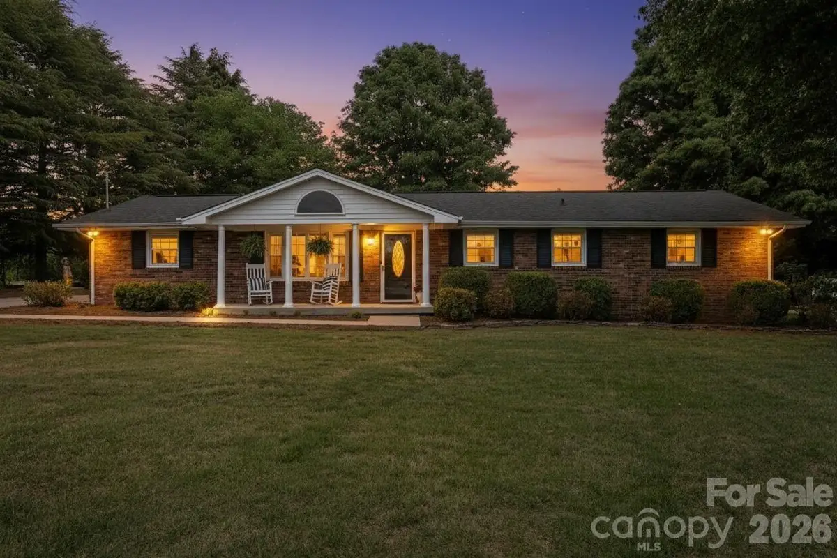 3328 Sulphur Springs Road Ne, Hickory, NC 28601 - #1