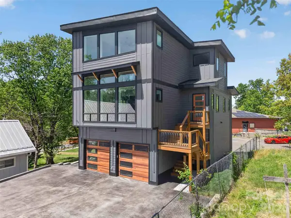 98 Downing Street, Asheville, NC 28806