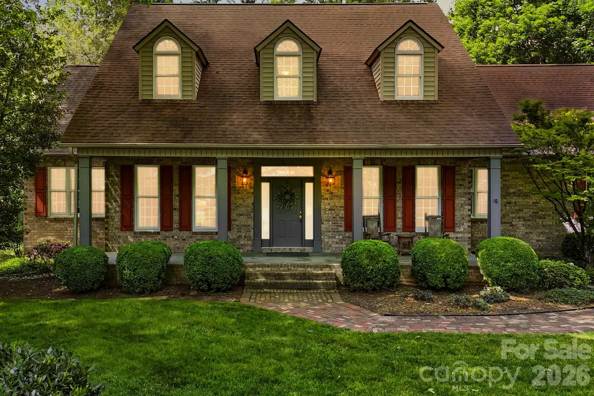 17 Crooked Oak Court, Hendersonville, NC 28791 - #1