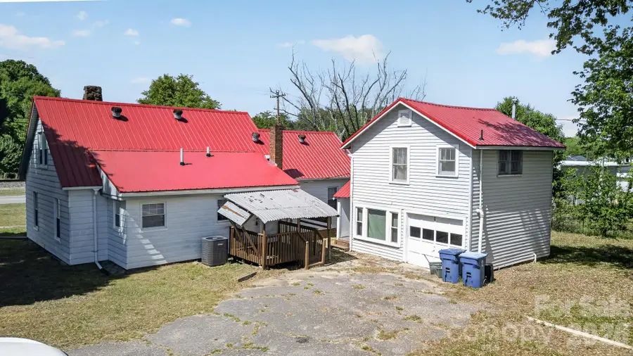 3833 1st Avenue Sw, Hickory, NC 28602 - #2
