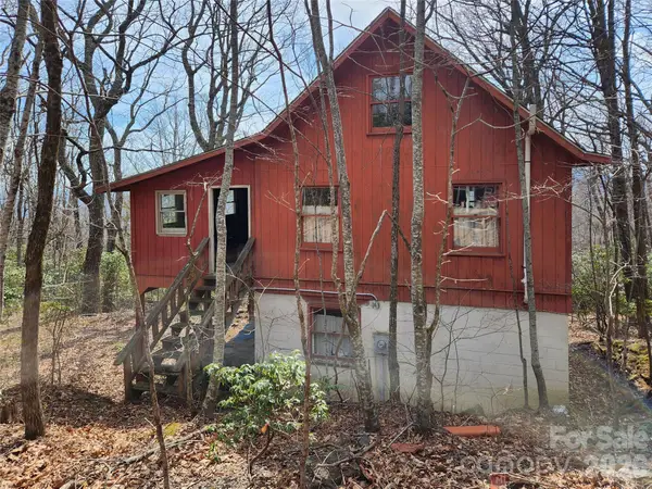 929 Pine Ridge Road, Hendersonville, NC 28792