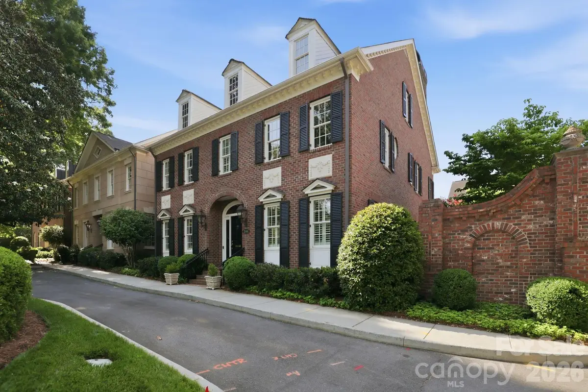 2044 Queens Road W, Charlotte, NC 28207 - #1