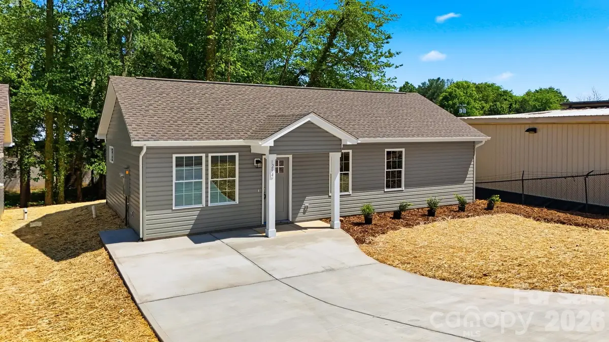 1294 18th Street Ne, Hickory, NC 28601 - #1
