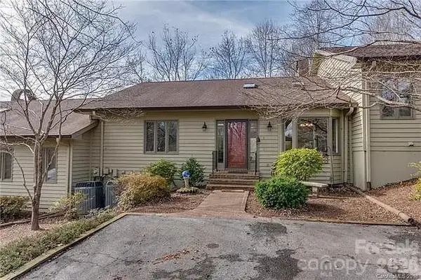 2 Hunting Country Trail, Tryon, NC 28782