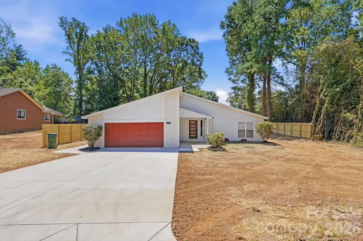 4706 Cricklewood Lane, Charlotte, NC 28212 - #1