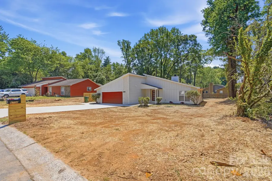 4706 Cricklewood Lane, Charlotte, NC 28212 - #2