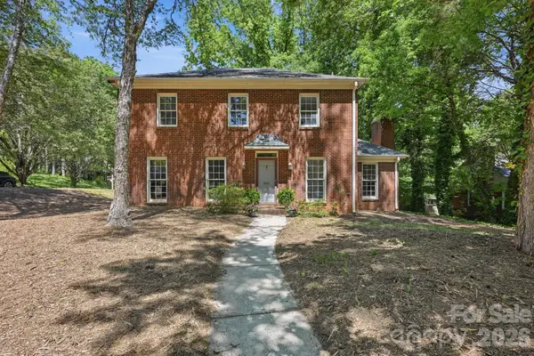 9701 Enid Lane, Matthews, NC 28105