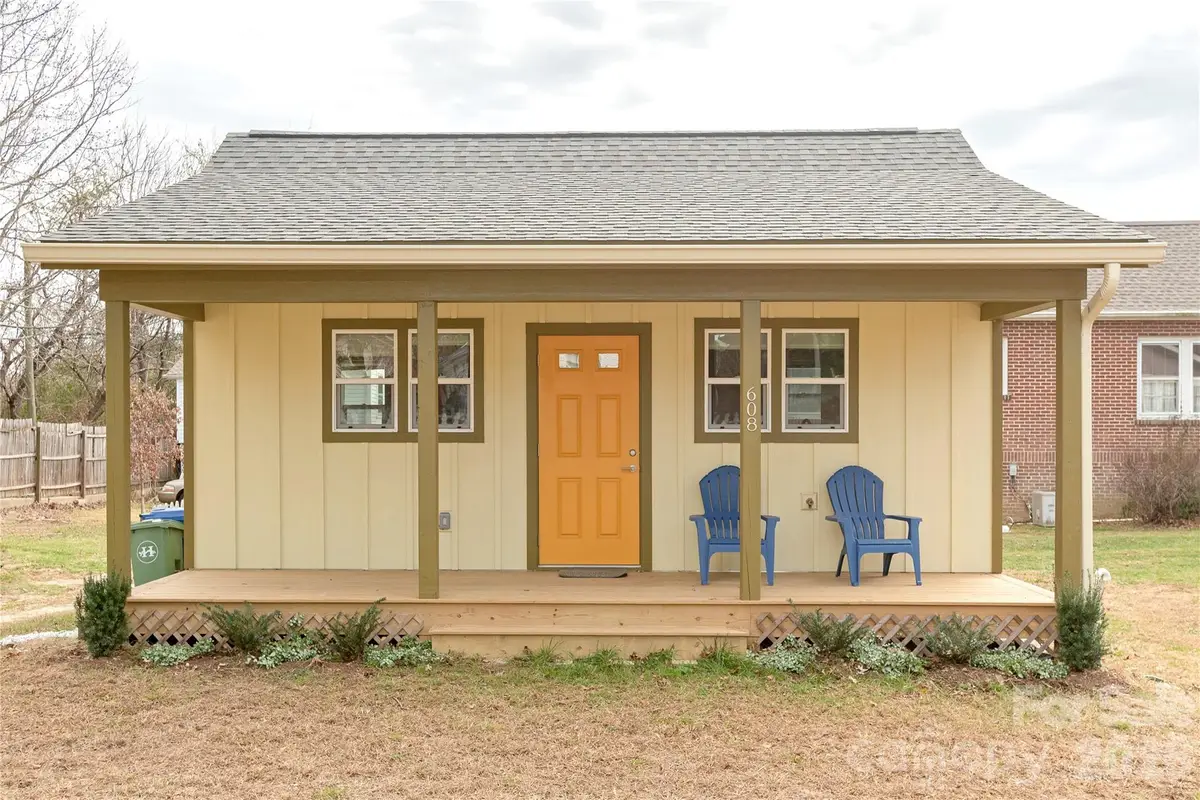 606 Ray Avenue, Hendersonville, NC 28792 - #1