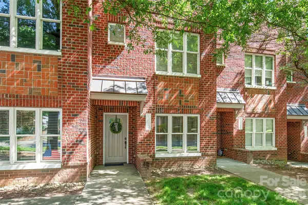 100 N Laurel Avenue #102, Charlotte, NC 28207