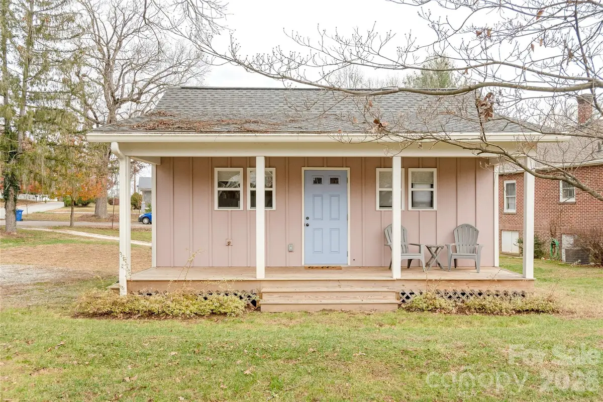 608 Ray Avenue, Hendersonville, NC 28792 - #1