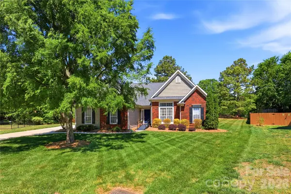 7704 Hickory Stick Place, Charlotte, NC 28277