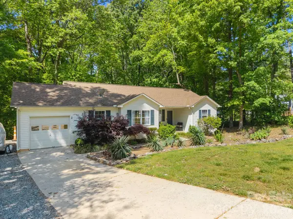 125 Mills Forest Lane, Mooresville, NC 28117