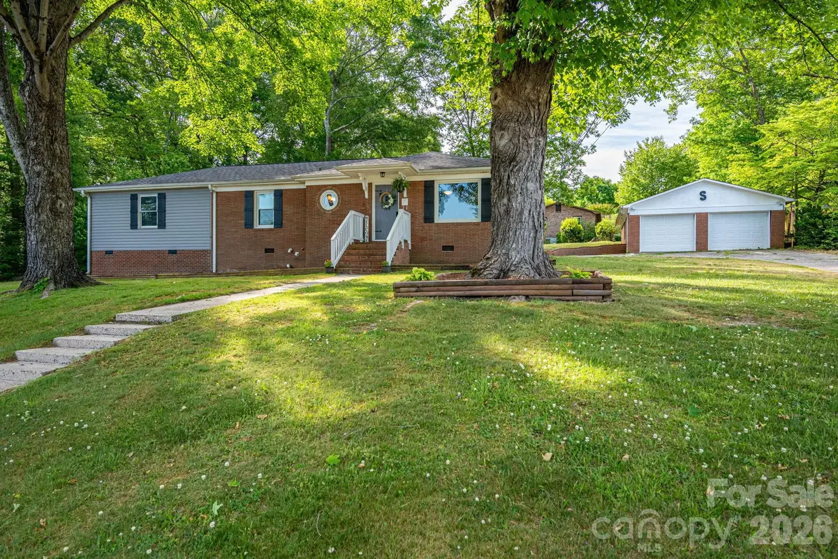 704 Dogwood Avenue, Lincolnton, NC 28092 - #1