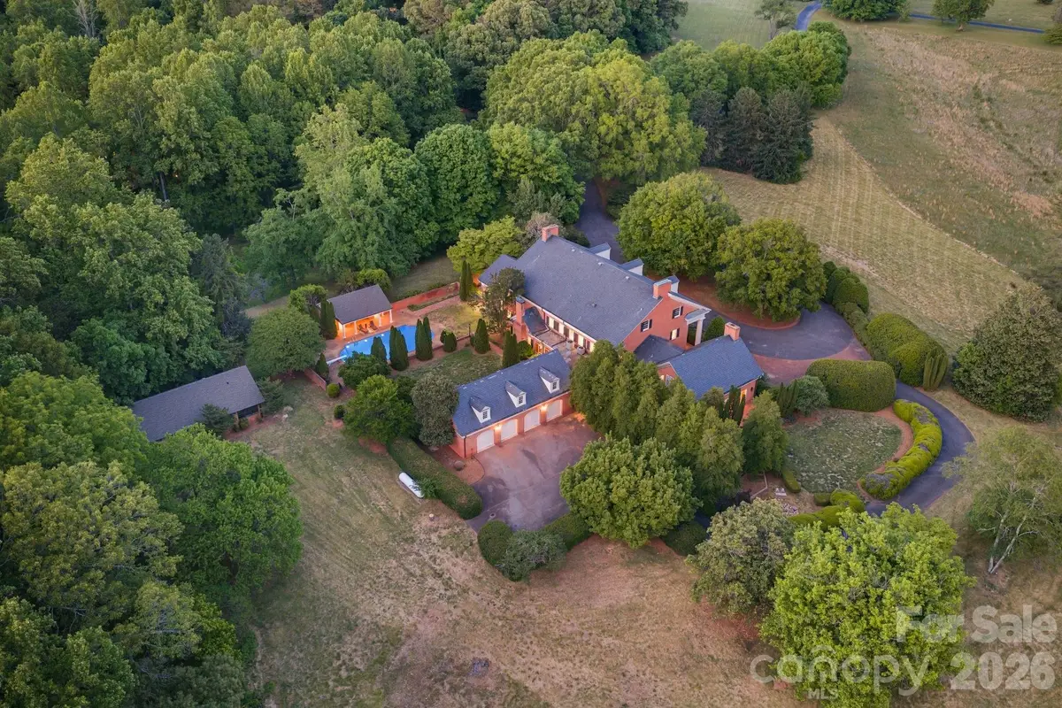 1486 Knolls Drive, Newton, NC 28658 - #1