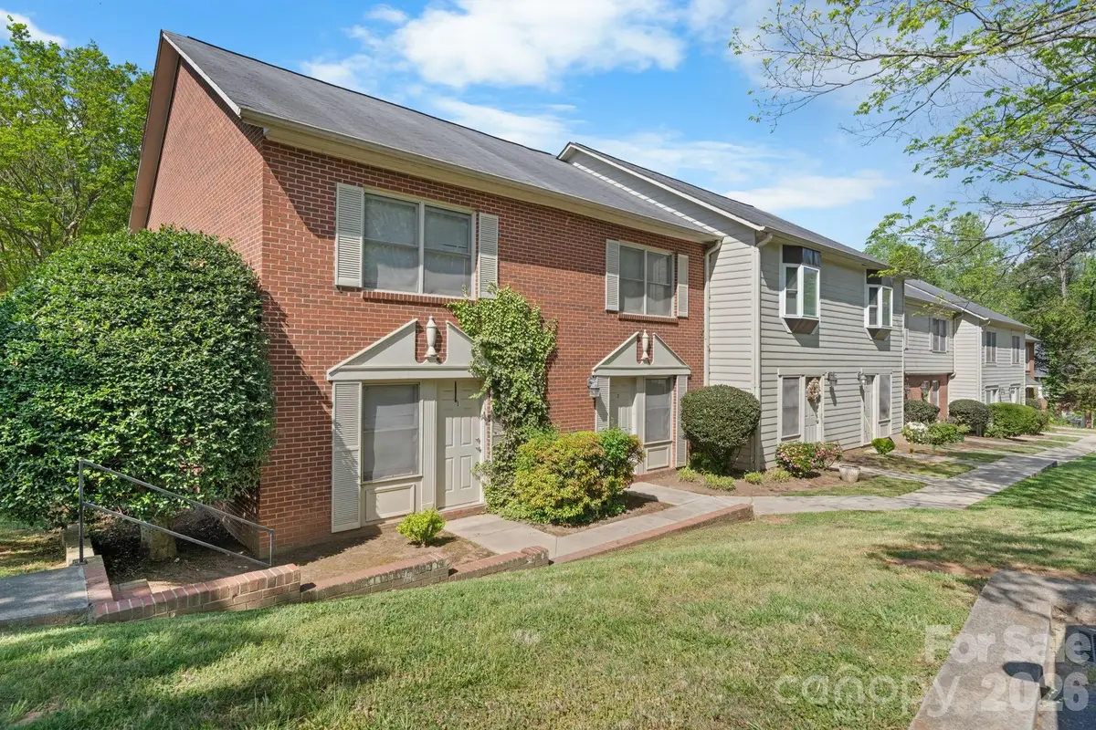 239 13th Avenue Place Nw #6, Hickory, NC 28601 - #1