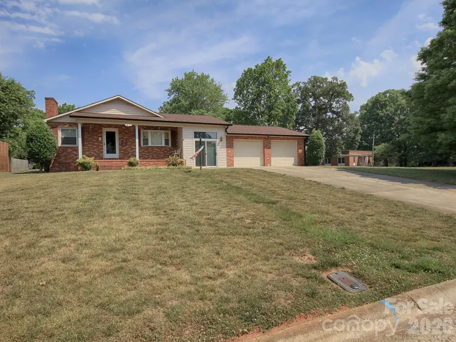 1005 Forest Park Drive, Statesville, NC 28677 - #2