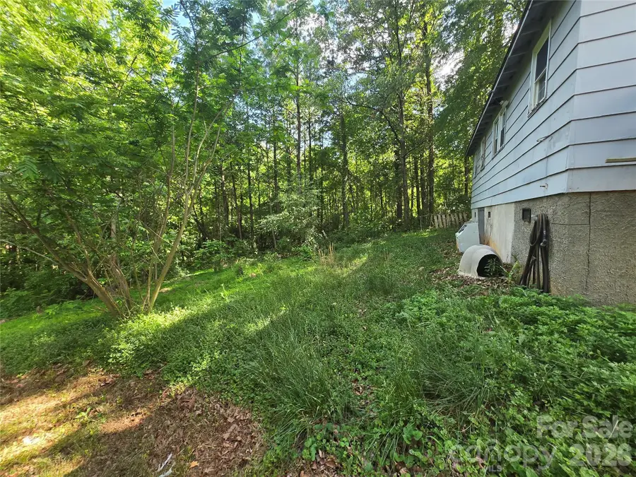 413 S Pinchback Avenue, Bessemer City, NC 28016 - #2