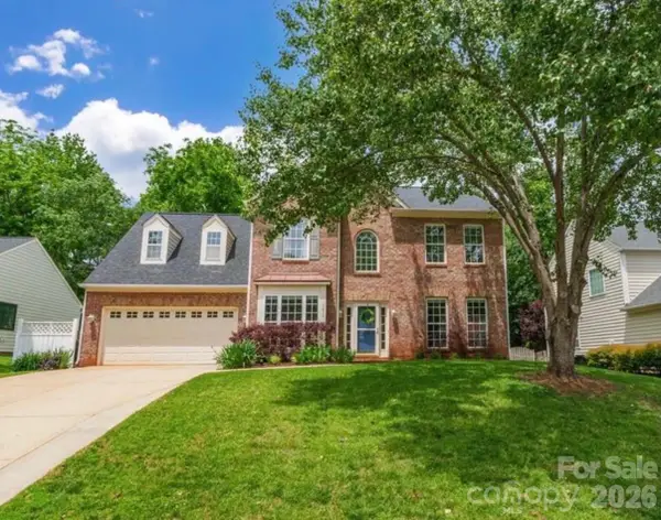 15816 Gathering Oaks Drive, Huntersville, NC 28078