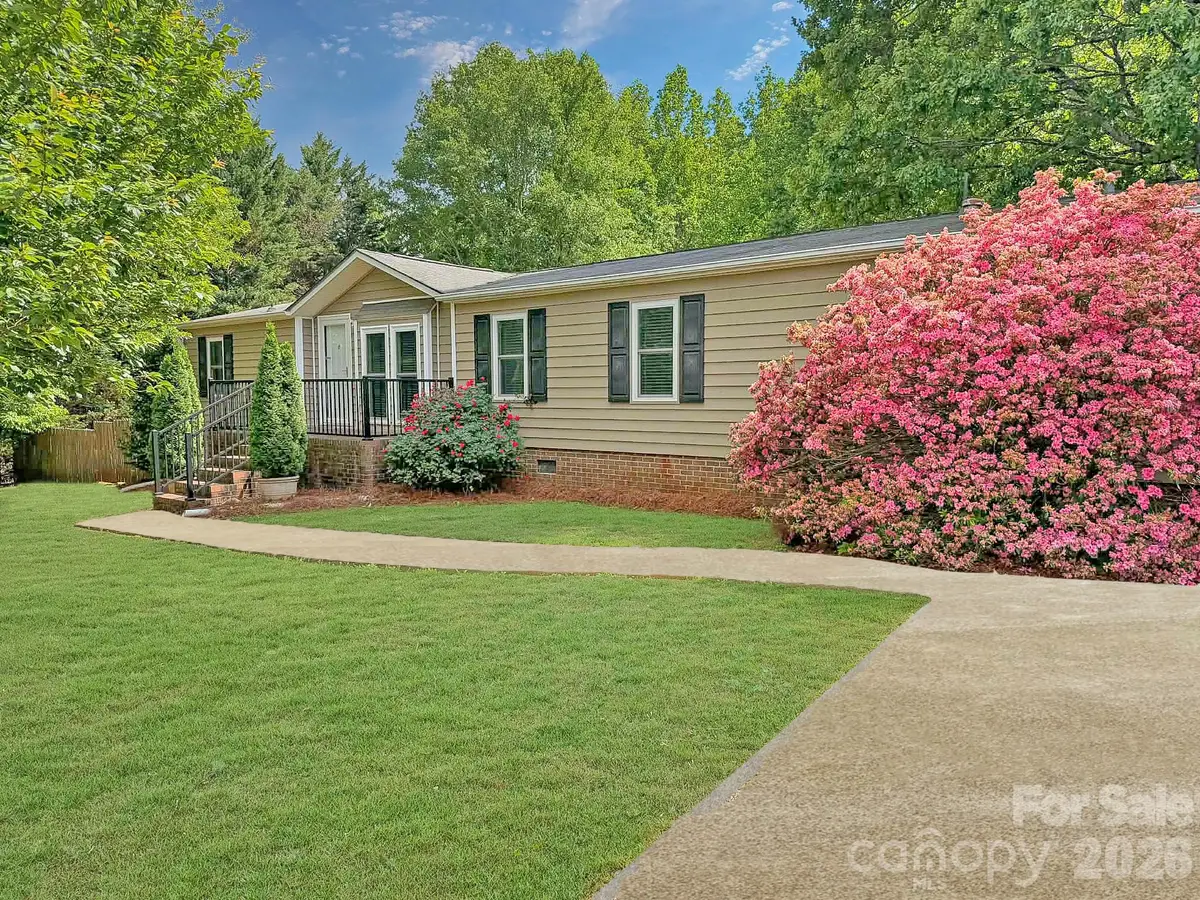 715 Dallas Spencer Mountain Road, Dallas, NC 28034 - #1