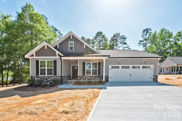 581 Goldmoor Drive Ne, Concord, NC 28025