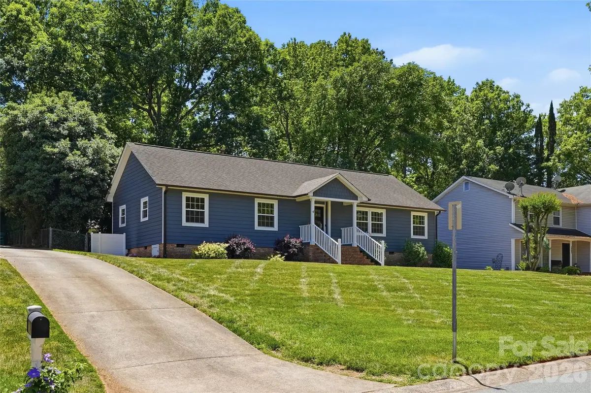 1061 Eaglewood Avenue, Charlotte, NC 28212 - #1