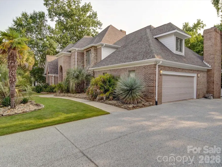 15708 Eagleview Drive, Charlotte, NC 28278 - #2