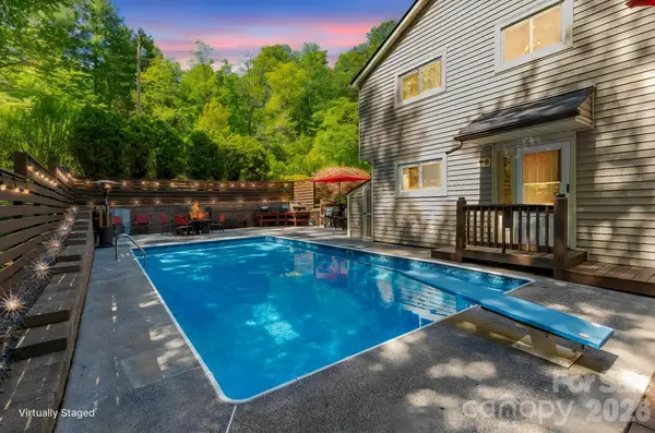 33 Lovers Loop Road, Asheville, NC 28803