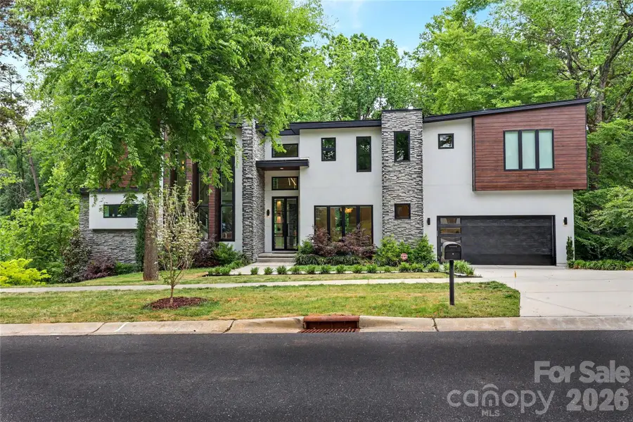 2810 Huntingtowne Farms Lane, Charlotte, NC 28210 - #2