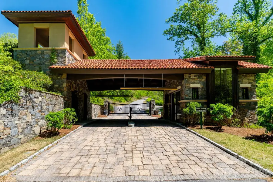 33 Bent Branch Lane, Asheville, NC 28804 - #2