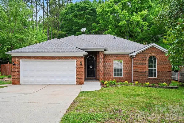 13505 Gatestone Lane, Pineville, NC 28134