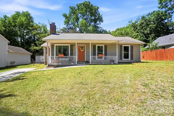 9415 Potpourri Place, Charlotte, NC 28215