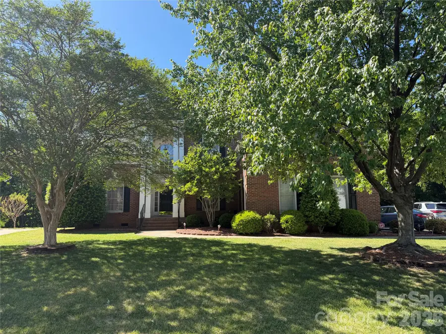 11025 Fountaingrove Drive, Charlotte, NC 28262 - #2