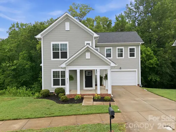 8207 Dumphries Drive, Huntersville, NC 28078