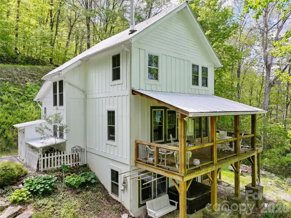 580 Split Pine Cove, Clyde, NC 28721
