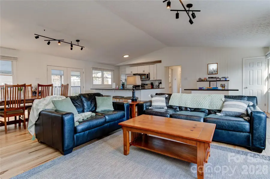 208 Altamahaw Avenue, Black Mountain, NC 28711 - #3