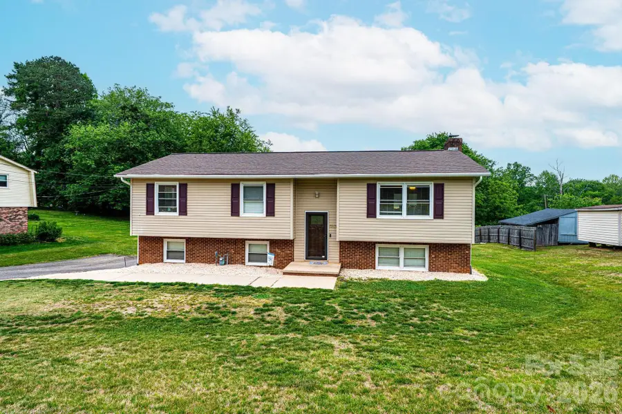 3231 25th Street Ne, Hickory, NC 28601 - #2