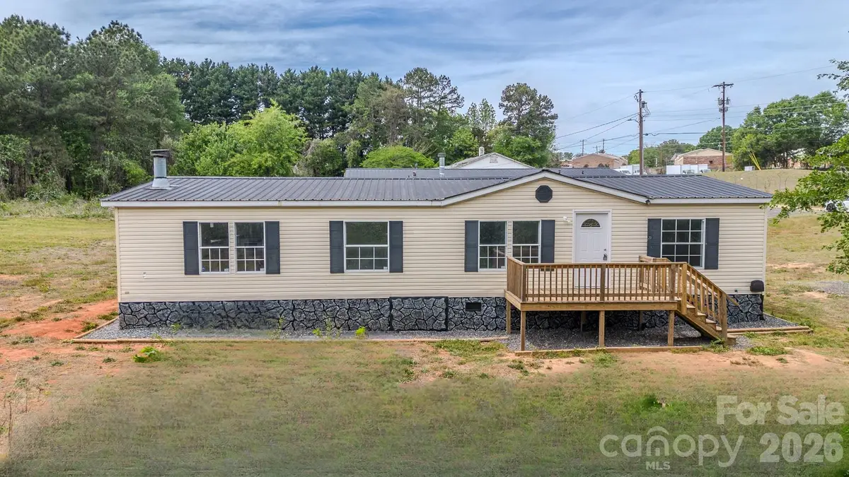2932 23rd Avenue Ne, Hickory, NC 28601 - #1
