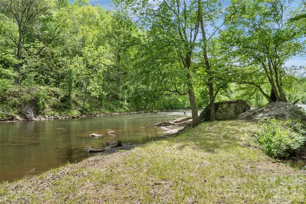 788 Cowee Tunnel Road, Sylva, NC 28779
