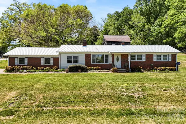 18 Hilda Lane, Mills River, NC 28759
