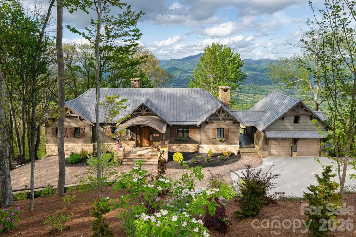 376 Wandering Trail, Waynesville, NC 28785 - #1