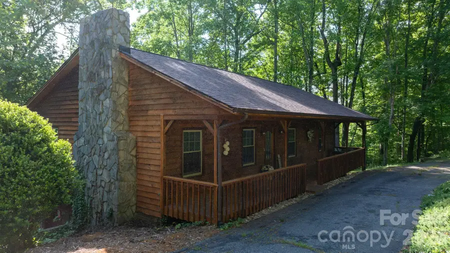 3840 Cherry Grove Drive, Hickory, NC 28602 - #2
