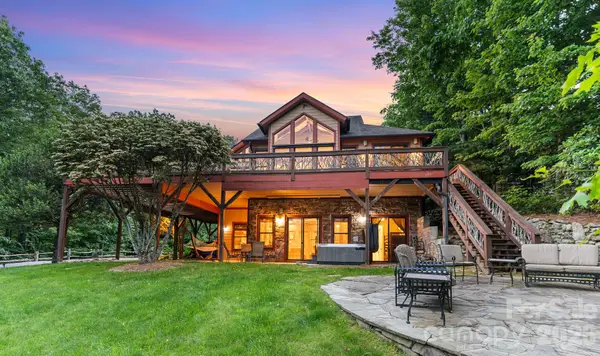 300 Falls View Drive, Lake Toxaway, NC 28774