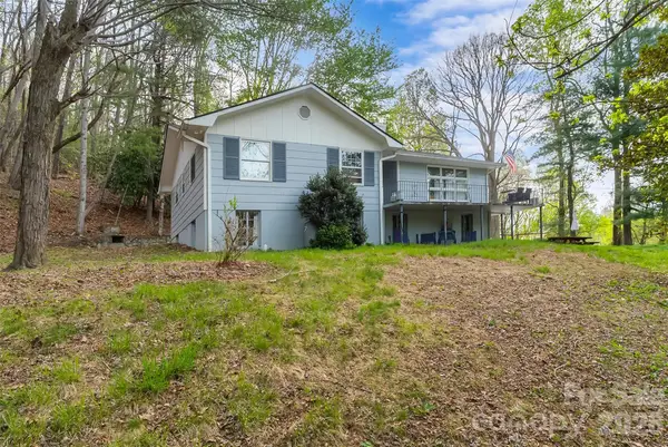 98 Limberlost Drive, Hendersonville, NC 28739