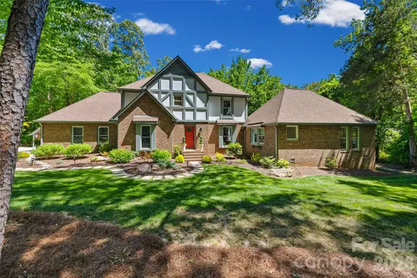517 Raintree Drive, Matthews, NC 28104