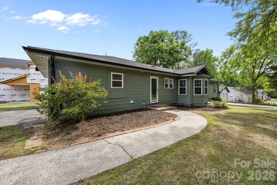 6109 Cora Street, Charlotte, NC 28216 - #2