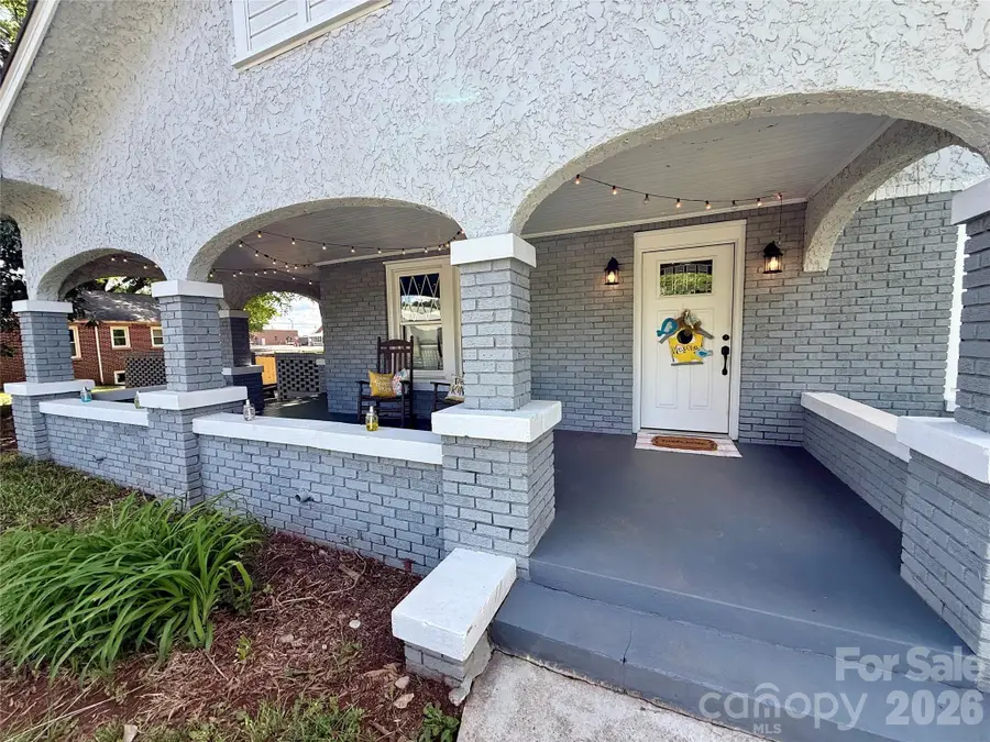 2709 N Main Avenue, Newton, NC 28658 - #2