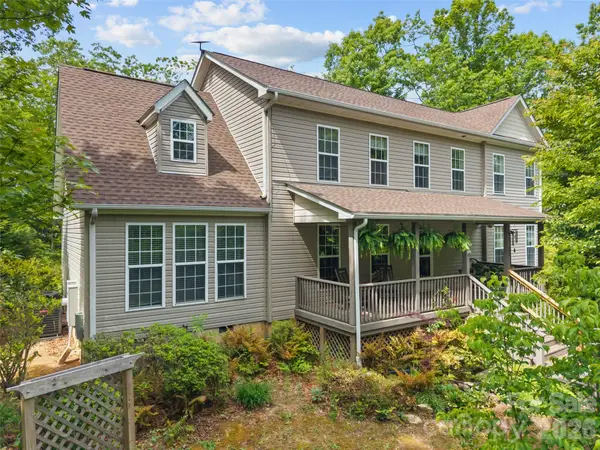 103 Old Southside Road, Saluda, NC 28773