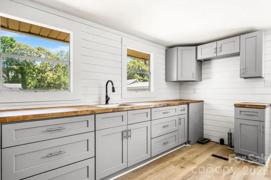 508 South Avenue Sw, Valdese, NC 28690 - #3
